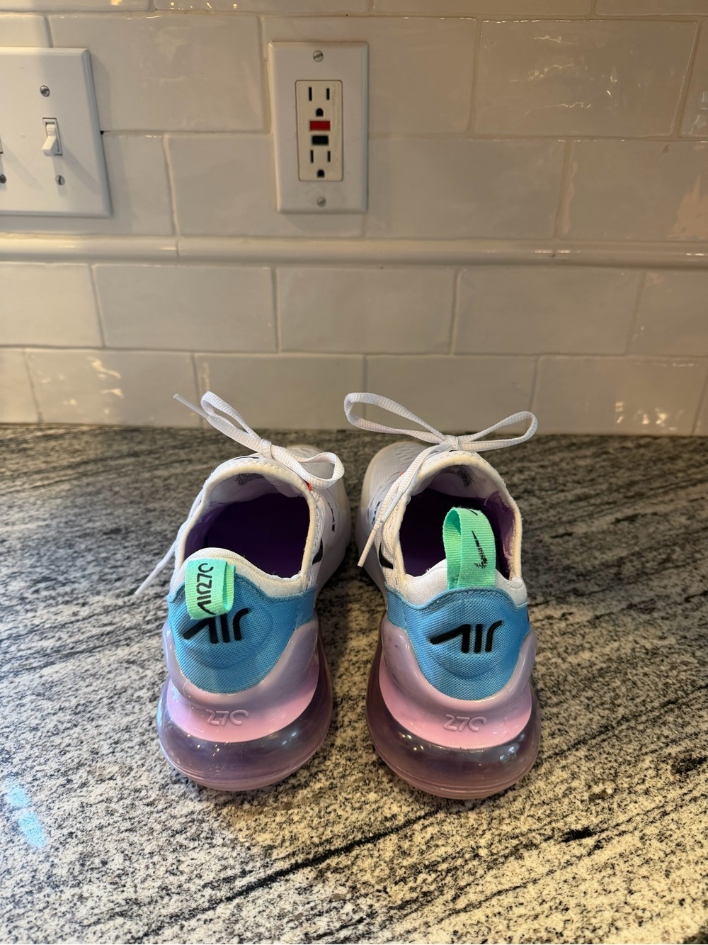 Women’s Nike Air Max 270 White Blue Lavender DX2351-100 Size 7 - Picture 4 of 10